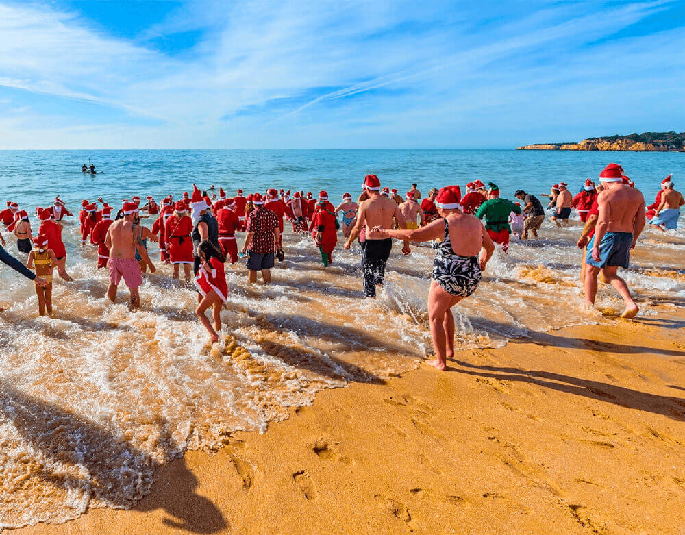 Clube dos Veículos Clássicos do Barlavento Winter Swim in Armação de Pêra