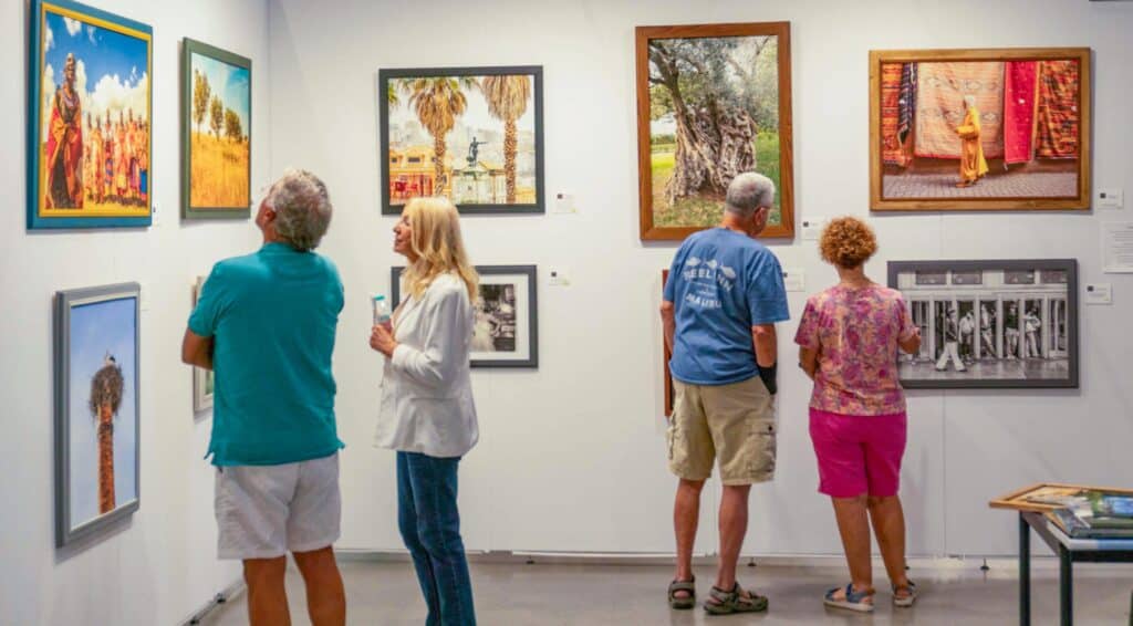 Visitors at Art Expo Algarve 2024 – Photo Eric Roth