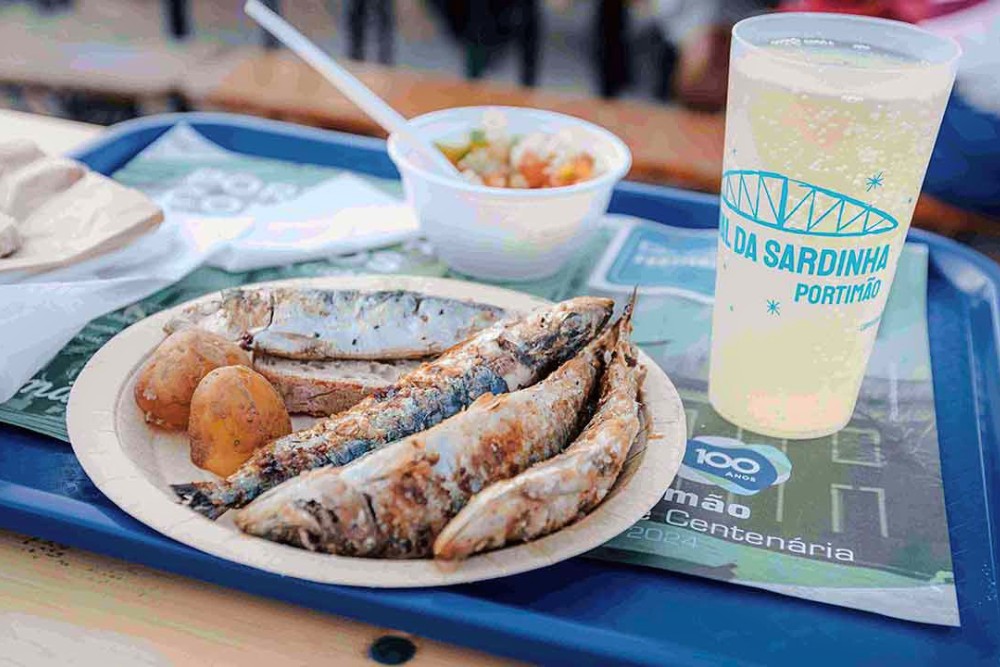 Portimão’s Sardine Festival returns from August 4-9 to the city’s riverside area, celebrating its 30th edition with a line-up featuring some of the biggest names in Portuguese music.