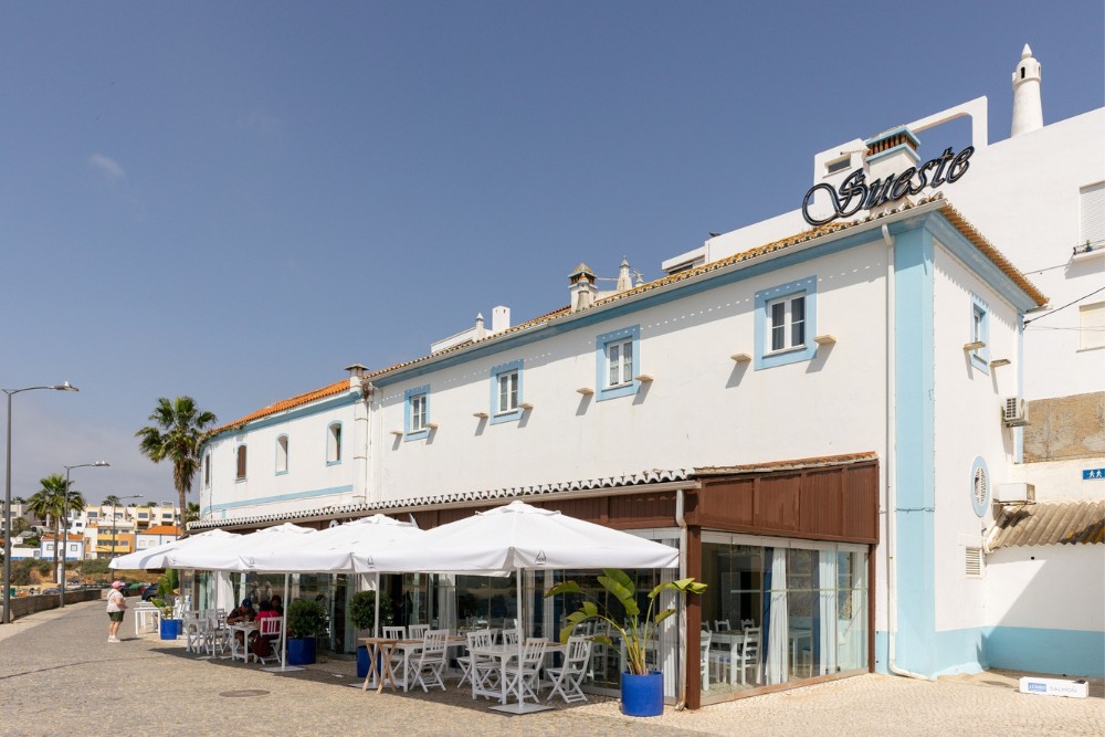 Sueste Restaurant Ferragudo outside